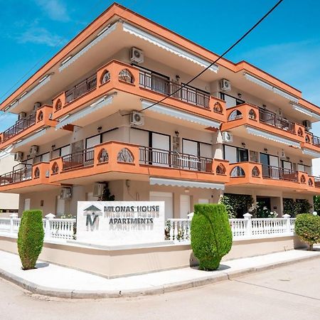Milonas House Apartments Paralia Dionysiou Bagian luar foto