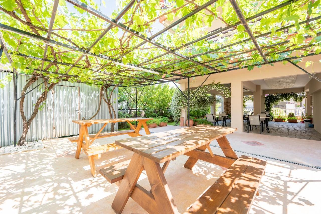 Milonas House Apartments Paralia Dionysiou Bagian luar foto