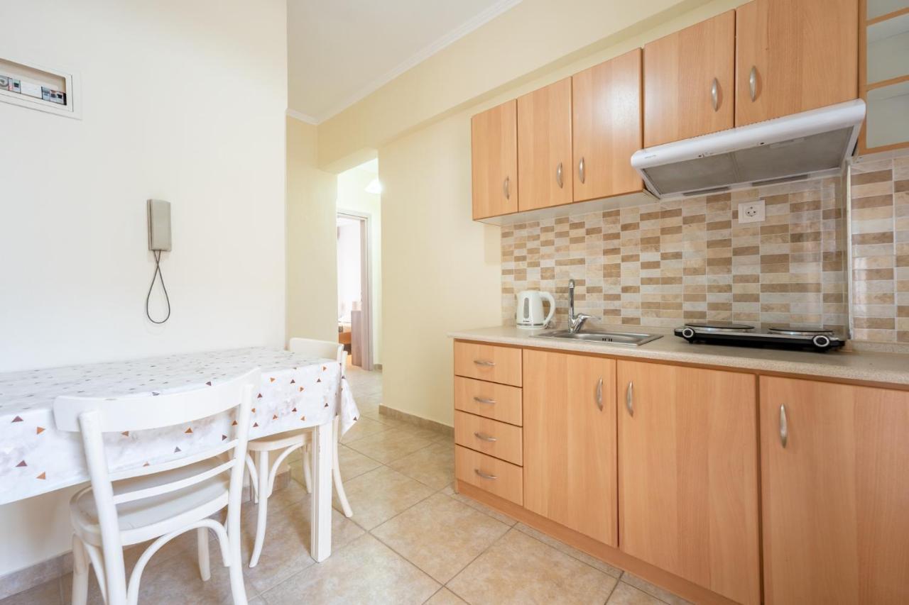 Milonas House Apartments Paralia Dionysiou Bagian luar foto