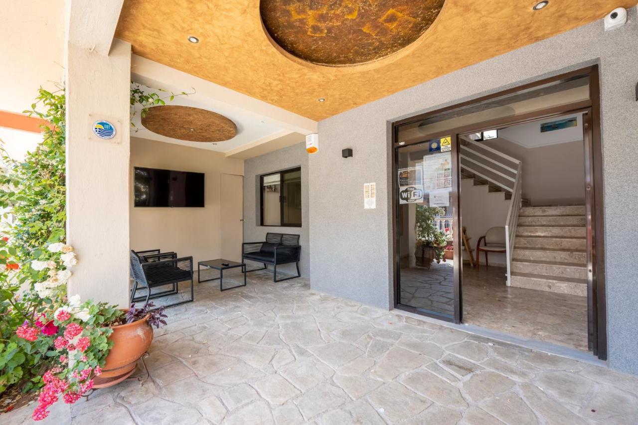 Milonas House Apartments Paralia Dionysiou Bagian luar foto