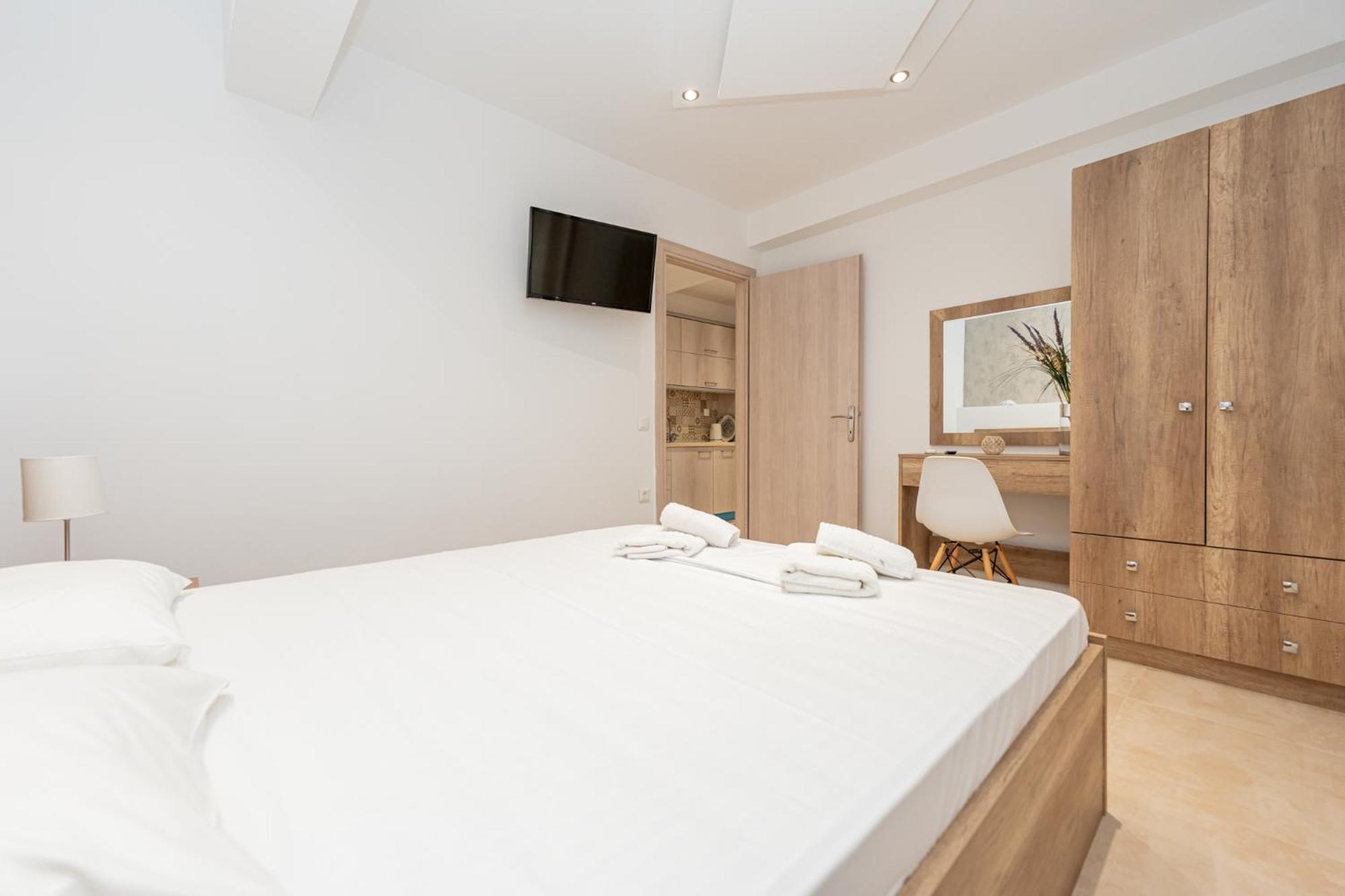 Milonas House Apartments Paralia Dionysiou Bagian luar foto