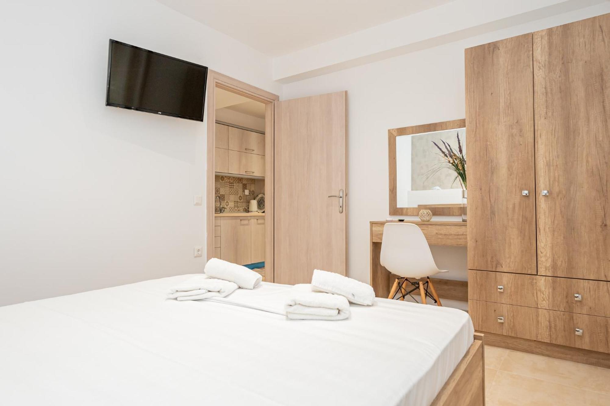 Milonas House Apartments Paralia Dionysiou Bagian luar foto