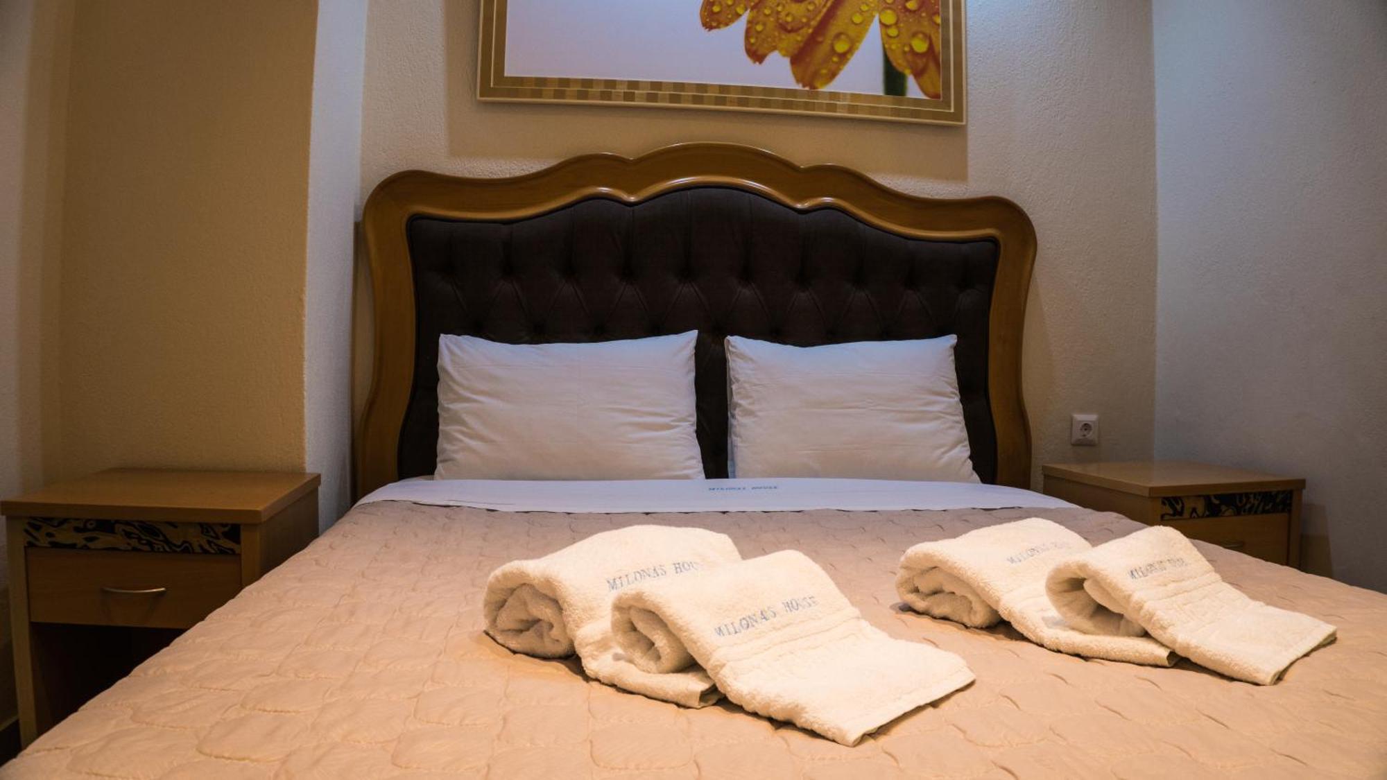 Milonas House Apartments Paralia Dionysiou Bagian luar foto